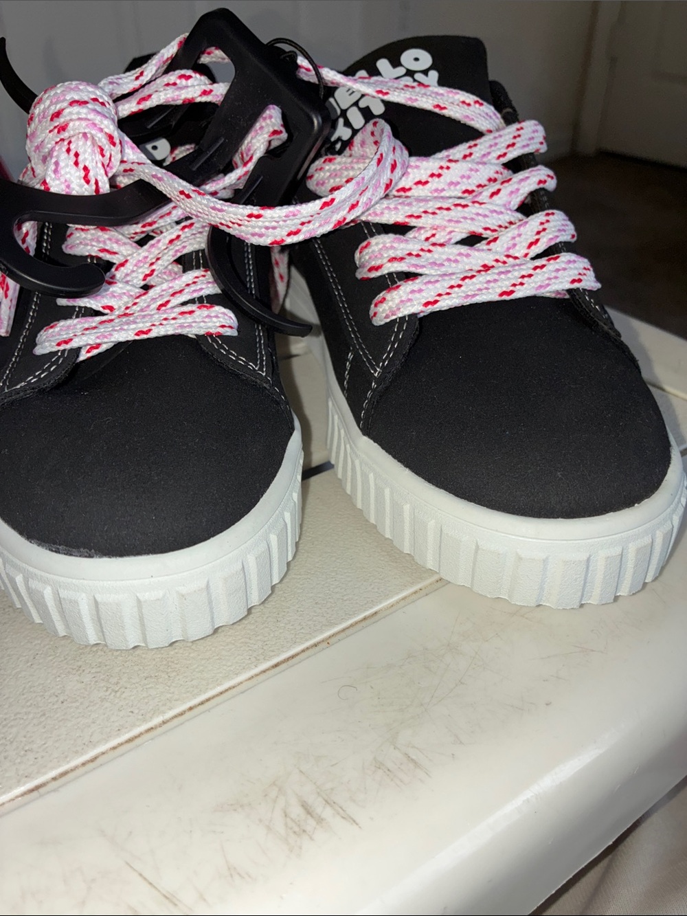 Women Black Canvas Sneakers with Pink-White Laces